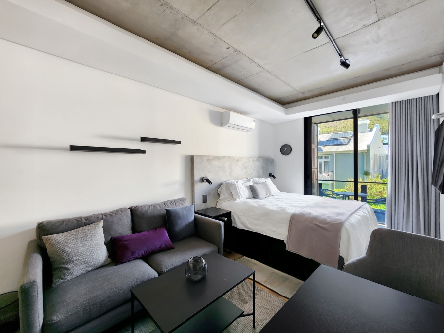 1 Bedroom Property for Sale in Sea Point Western Cape